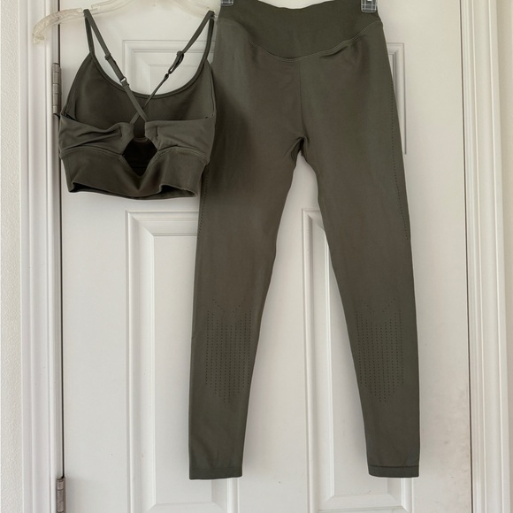 Gymshark Sweat Seamless leggings and longline bra top SET size S Dusty Olive - Picture 4 of 11